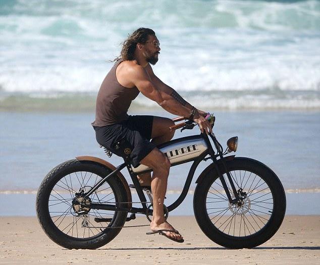 AQUAMAN STAR JASON MOMOA TAKES CUSTOMISED ALL-TERRAIN BIKE FOR SPIN - Vallkree